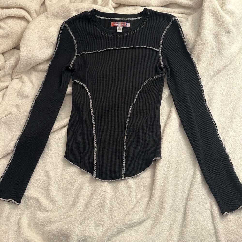 Casual black seemed top